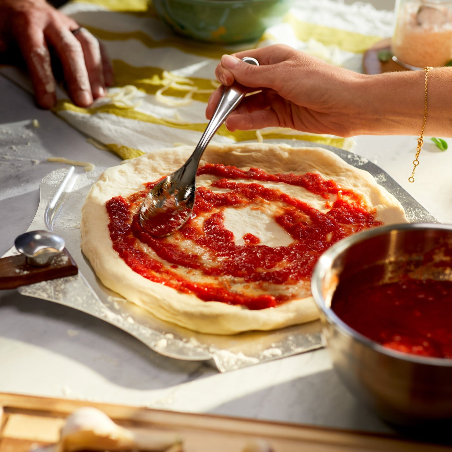 12” Electric Indoor Pizza Oven with Accessories