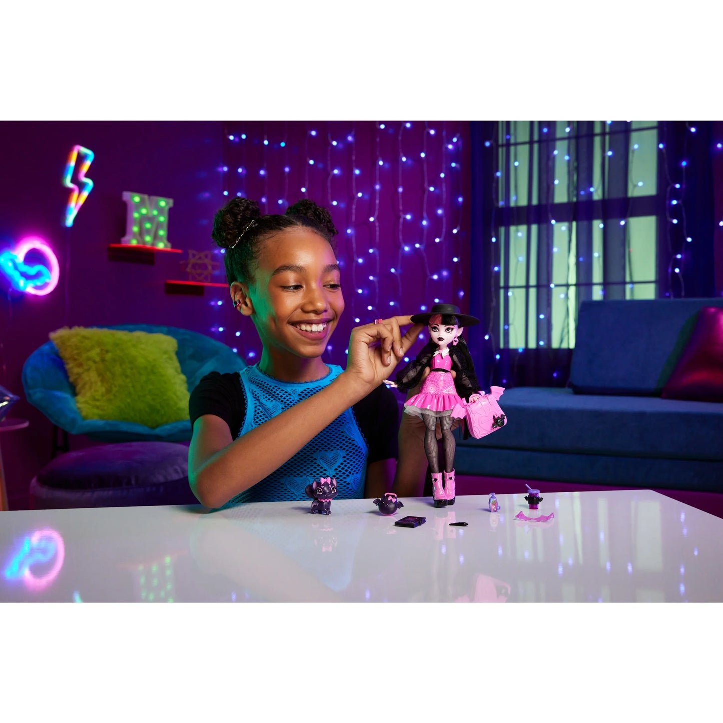 Draculaura Fashion Doll with Pet Bat-Cat Count Fabulous and Accessories
